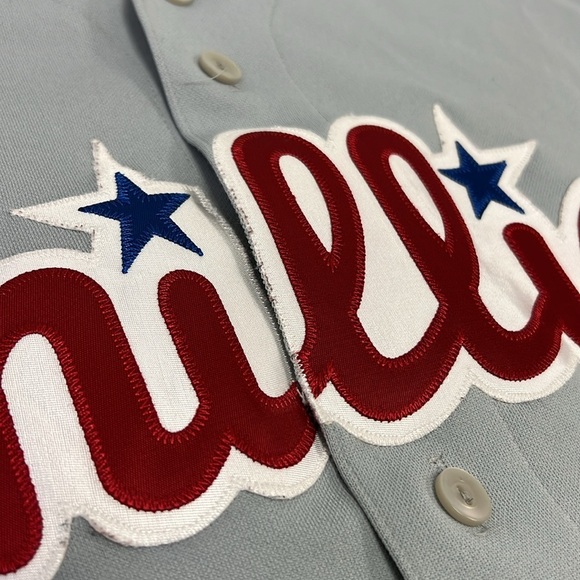 Philadelphia Phillies Majestic Gray Road Authentic Collection Flex Base Jersey - Picture 3 of 9